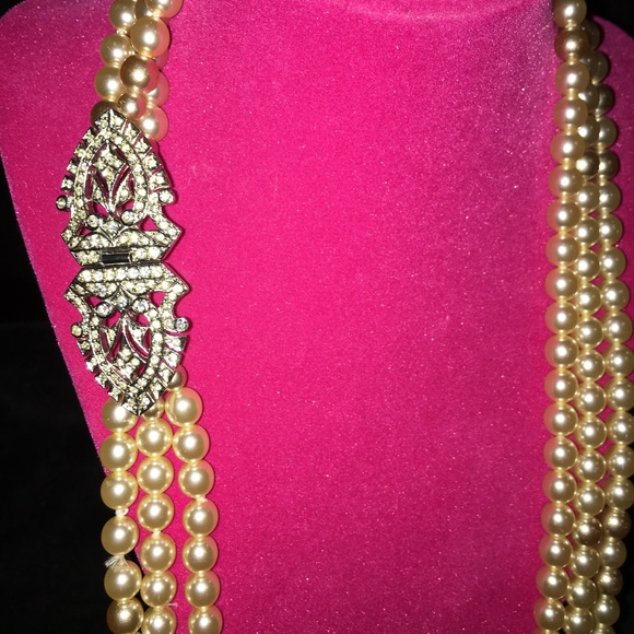 Vintage Grey and White Faux Pearl Necklace with Rhinestone Clasp - Picture 1 of 4